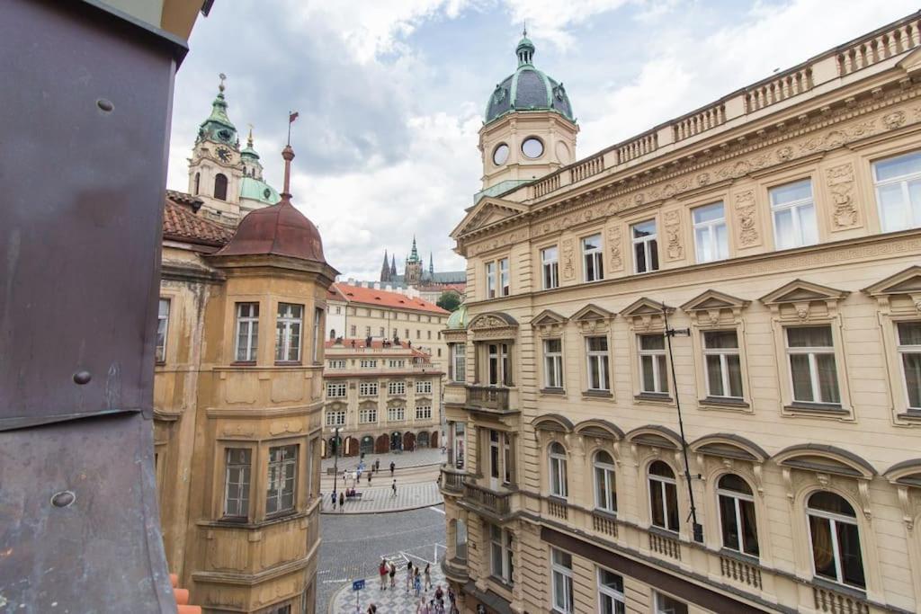 Charles Bridge Tower / Prague Castle View Apartamento Exterior foto